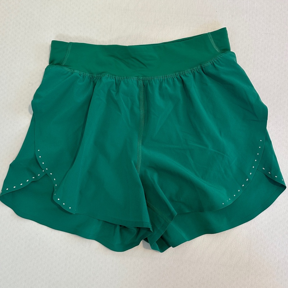 Lululemon Fast and Free Shorts in Cascadia Green color Size 4